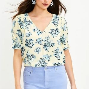 💛 LOFT floral blouse